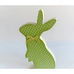 Holzhase stehend grün mit weißen Punkten