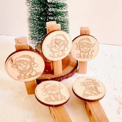 Holzklammer mit weihnachtlichen Highland-Cow Motiven, Wäscheklammer Bambus, Geschenkverpackungen, Geschenkanhänger