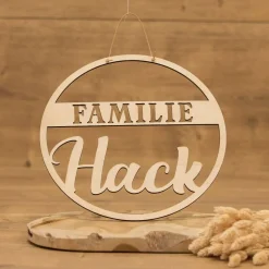 Holzkranz Familie personalisiert in unterschiedlichen Größen 20cm, 25cm, 30cm