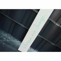 Holzlatte, Holzschild zum Anlehnen 