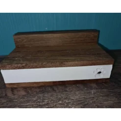 Holzpodest mit Klötzchen aus Keraflott mit Sternausschnit und Lichterkette - personalisierbar individuell