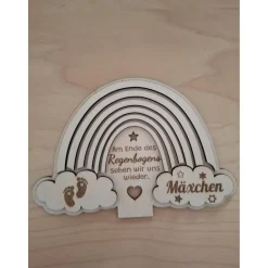 Holzschild mit Gravur - Regenbogen - als Andenken an Dein Sternenkind, geliebte Person, Erinnerungslicht, Trauergeschenk