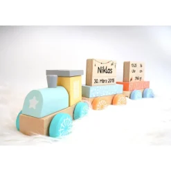 Holzzug mit Geburtsdaten und Name, personalisierte Holzeisenbahn, Geschenk zur Geburt, Eisenbahn bedruckt, Lokomotive