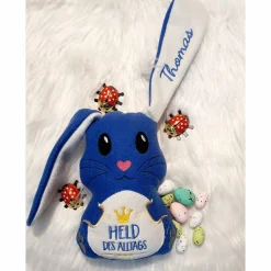 Häschen mit Ohrenstickerei