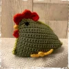Huhn/Henne in liebevoller Handarbeit hergestellt mit vielen Details - ca. 13 cm hoch - gehäkelt!