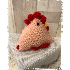 Huhn/Henne in liebevoller Handarbeit hergestellt mit vielen Details - ca. 15 cm hoch - gehäkelt!