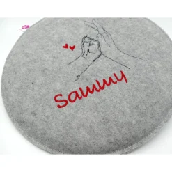 Hunde - Welpe Pfote Filzkissen Campingkissen Wunschname - Rundes Filzsitzkissen mit personalisiertem Namen Stuhlkissen