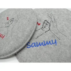 Hunde - Welpe Pfote Filzkissen Campingkissen Wunschname - Rundes Filzsitzkissen mit personalisiertem Namen Stuhlkissen