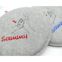 Hunde - Welpe Pfote Filzkissen Campingkissen Wunschname - Rundes Filzsitzkissen mit personalisiertem Namen Stuhlkissen