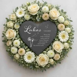 Individuell gravierte Schiefertafel in Herzform – wetterfester Gedenkstein & Grabstein handgemacht