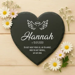 Individuell gravierte Schiefertafel in Herzform – wetterfester Gedenkstein & Grabstein handgemacht
