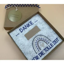 Jahresabschluss Geschenk Kita  Kindergarten  Schule  Kurs  Ferienlager Schriftfarbe Blau