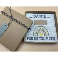 Jahresabschluss Geschenk Kita  Kindergarten  Schule  Kurs  Ferienlager Schriftfarbe Graublau