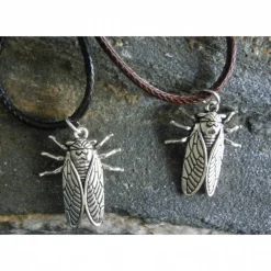 Kakerlake , Schabe, versilbert  Halskette Kunstlederband