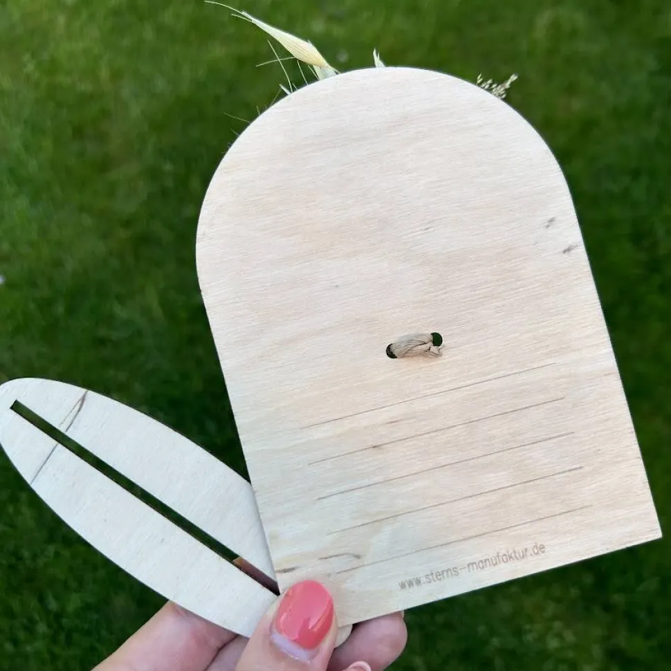 Karte zum Muttertag "Danke Mama" mit kleinem Trockenblumenstrauß