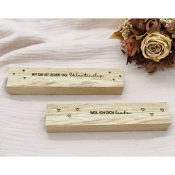 Kartenhalter Holz mit Liebessprüchen – Einzigartige Dekoration für Paare
