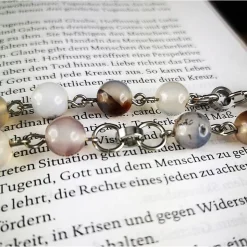 Katholischer Rosenkranz aus Achatperlen & Edelstahl – Modernes, langlebiges Design