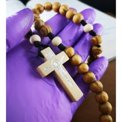 katholischer Rosenkranz, Holzperlen, Kreuzauswahl
