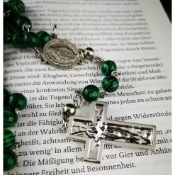 katholischer Rosenkranz, Malachitperlen und Edelstahl