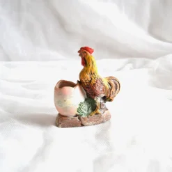 Keramikhahn mit Eierbecher bunt