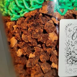 Kerze „Frohe Ostern – Osterwiese“ aus Sojawachs | Frühlingskerze mit langer Brenndauer