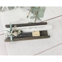 Kerze mit Reagenzglas Wunscherfüller - Stabkerze mit Spruch -verliebt verlobt verheiratet- Dekoriert mit Holz - Hochzeit