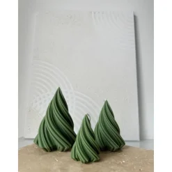 Kerze Tannenbaum I Tannenbaumkerze I Weihnachtskerze I Weihnachten I Kerze in grün und in drei verschiedenen Größen