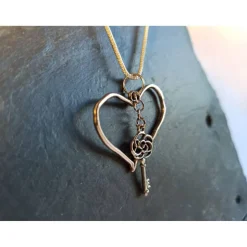 Ketten-Anhänger ''Herz mit Schlüssel''