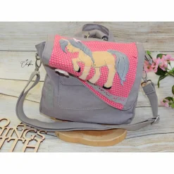 Kindergartenrucksack, Kindergartentasche, Pferd, Stickdatei, personalisierbar, Geschenk, Rucksack, Tasche, individuell