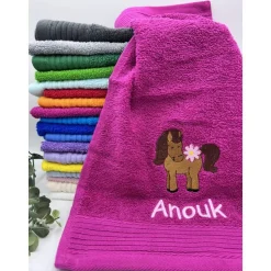 Kinderhandtuch ( 30 x 50 cm ) + Pferd (#Nr.108) + Name / Gästehandtuch