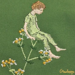 Kinder-Rucksack „Rudi“ Junge auf Blume – Praktischer Kita-Rucksack mit Elfen-Motiv