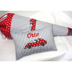 Kissen mit Auto Namenskissen für Jungen cooles Kissen mit Rennwagen Rennauto Geschenk zum Geburtstag