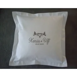Kissen zur Hochzeit bestickt