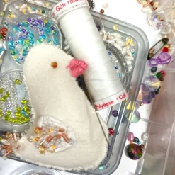 Küken Ornament Taube creme weiß beidseitig bestickt Unikat Osterdeko handmade shabby chic Wohneko