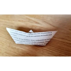 Klassische Papierschiffchen, Tischdeko zur Taufe, zeitlos, Unikat, handgefertigt, Origami, Upcycling aus Buchseiten,