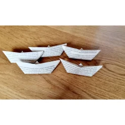 Klassische Papierschiffchen, Tischdeko zur Taufe, zeitlos, Unikat, handgefertigt, Origami, Upcycling aus Buchseiten,
