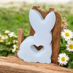 Klassische weiße und moderne pinke Häschen