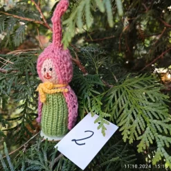 Kleine gestrickte Waldwichtel – zauberhafte Deko für Advent & Weihnachten