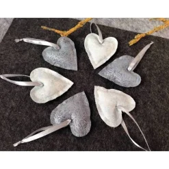 kleine Herzchen Stoff grau silber
