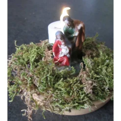 Kleine Krippe mit Moos und LED-Beleuchtung