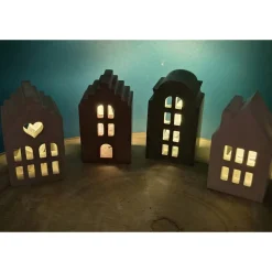 Kleine Lichthäuser aus Raysin in Pastell – Einzigartige Deko & sanftes Licht