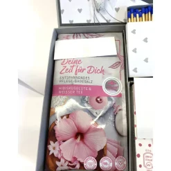 Kleine Wellnessbox, Handgemachte Geschenkverpackung aus Tonkarton mit Badesalz, Schokolade & Grußkärtchen