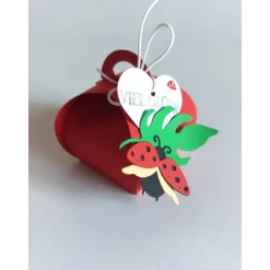 Kleine Zierschachtel mit einem kleinem Marienkäfer-Anhänger, zum selbst befüllen oder mit Schoko-Marienkäfer