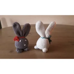 kleiner gehäkelter Osterhase
