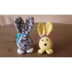 kleiner gehäkelter Osterhase
