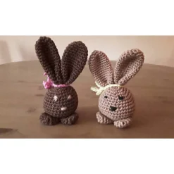 kleiner gehäkelter Osterhase