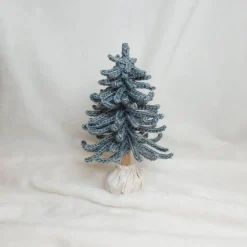 Kleiner gehäkelter Weihnachtsbaum, Wohndeko