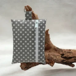 Kleiner Geldbeutel aus Wachstuch Au Maison mit Sternchen für EC-Karte, Geld, Medikamente, Pflaster, Schmuck