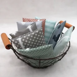 Kleiner Geldbeutel aus Wachstuch Au Maison mit Sternchen für EC-Karte, Geld, Medikamente, Pflaster, Schmuck