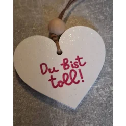 Kleiner Herzanhänger aus Raysin – Geschenkidee & Deko